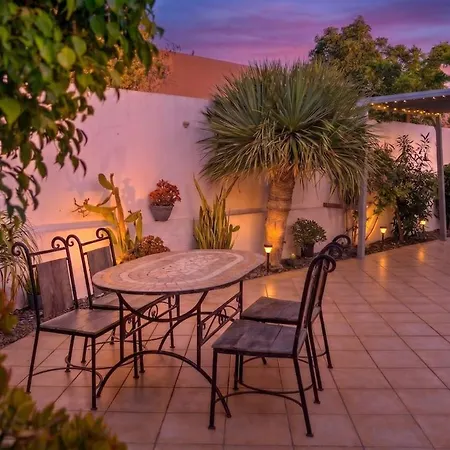 Casa Kiky, Boho-chic With Botanical Garden * La Oliva