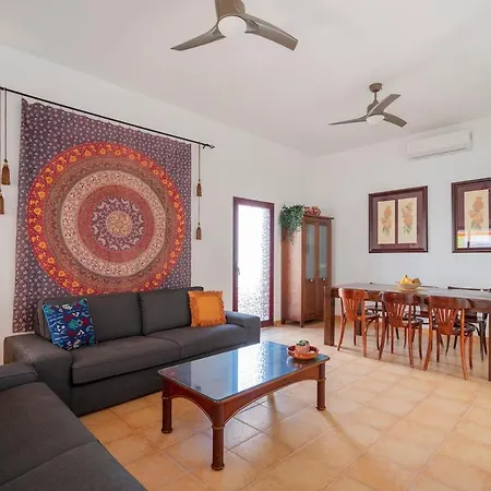 Villa Casa Kiky, Boho-chic With Botanical Garden