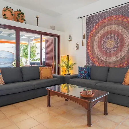 Casa Kiky, Boho-chic With Botanical Garden *