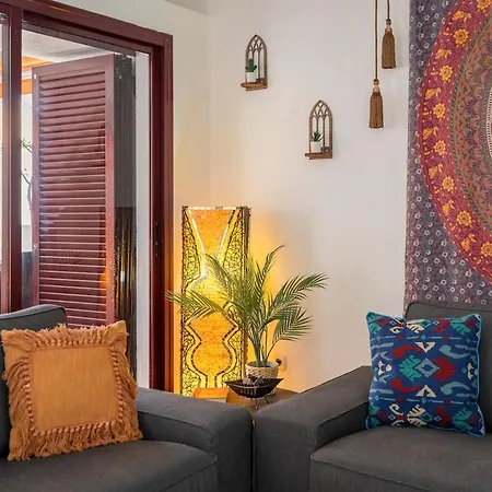 Casa Kiky, Boho-chic With Botanical Garden 라 올리바